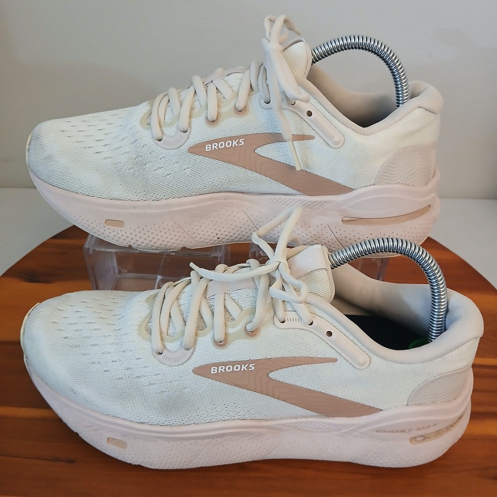 Brooks Ghost Max Womens 10 Cream Pink Running Shoes Sneakers Cushion 1203951B135